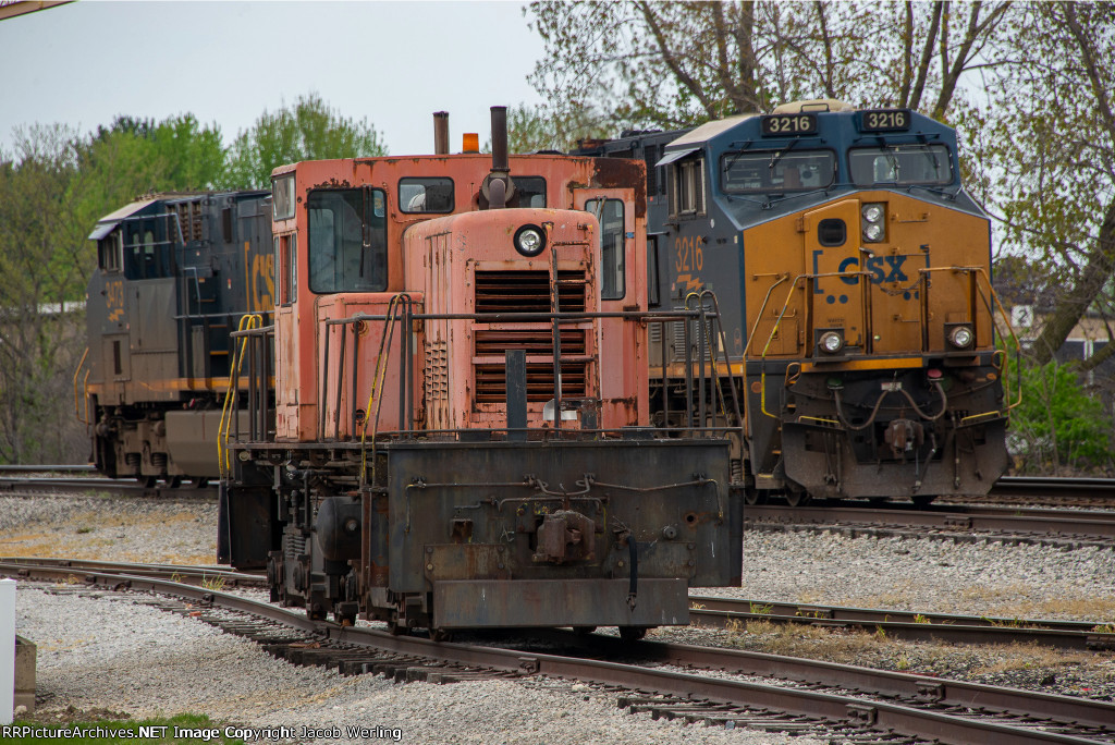 CSX 3216 and Mennel Mill Switcher